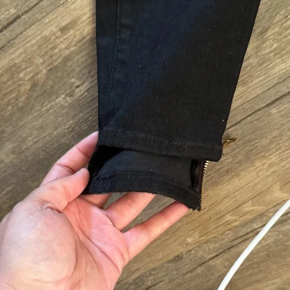 Excellent condition. Very stretchy - Picture 2 of 3